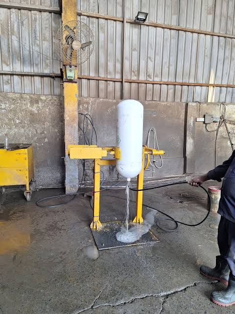 Cylinder Hydro Testing
